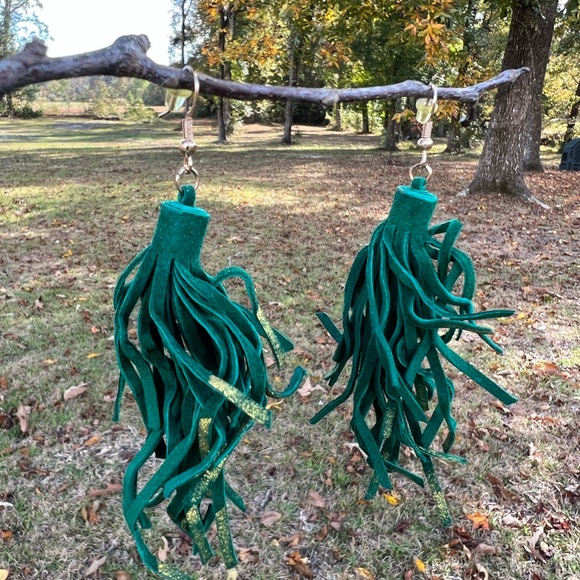 Deep peacock green faux suede earrings - Picture 2 of 9